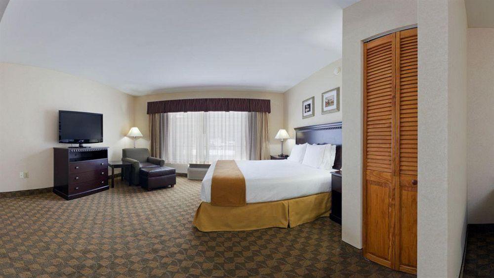 Holiday Inn Express & Suites Carneys Point - Pennsville By Ihg Extérieur photo