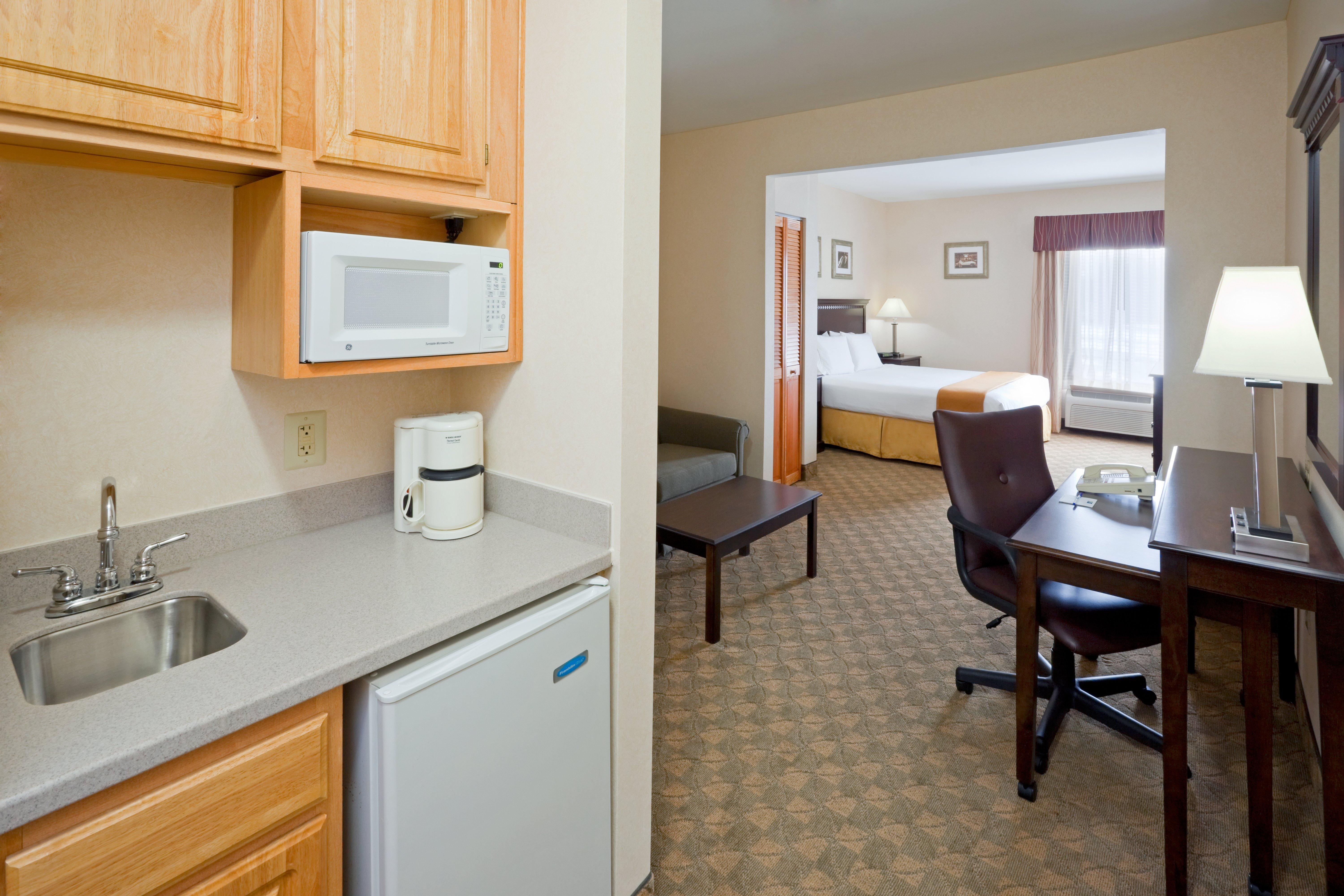 Holiday Inn Express & Suites Carneys Point - Pennsville By Ihg Extérieur photo