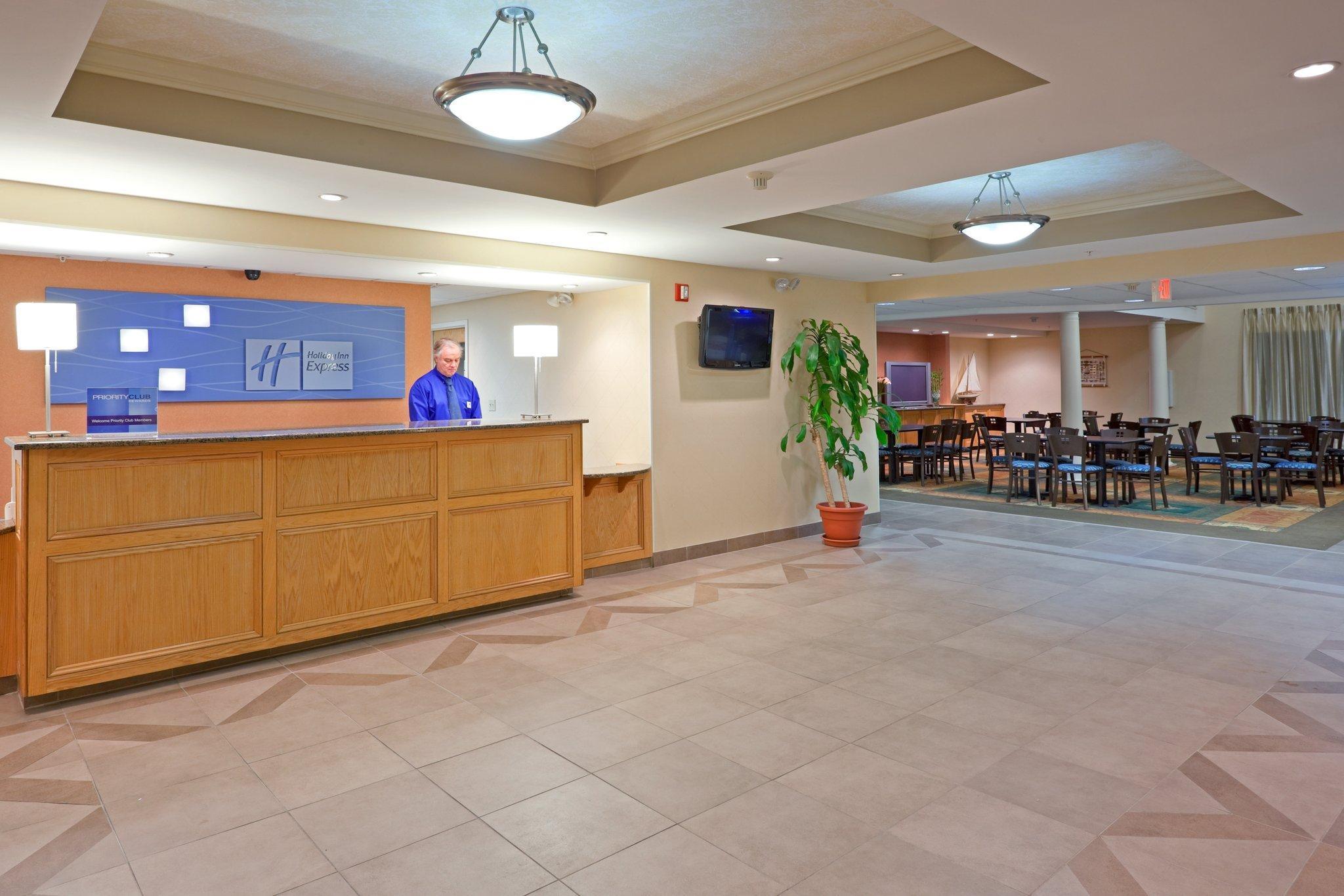 Holiday Inn Express & Suites Carneys Point - Pennsville By Ihg Extérieur photo