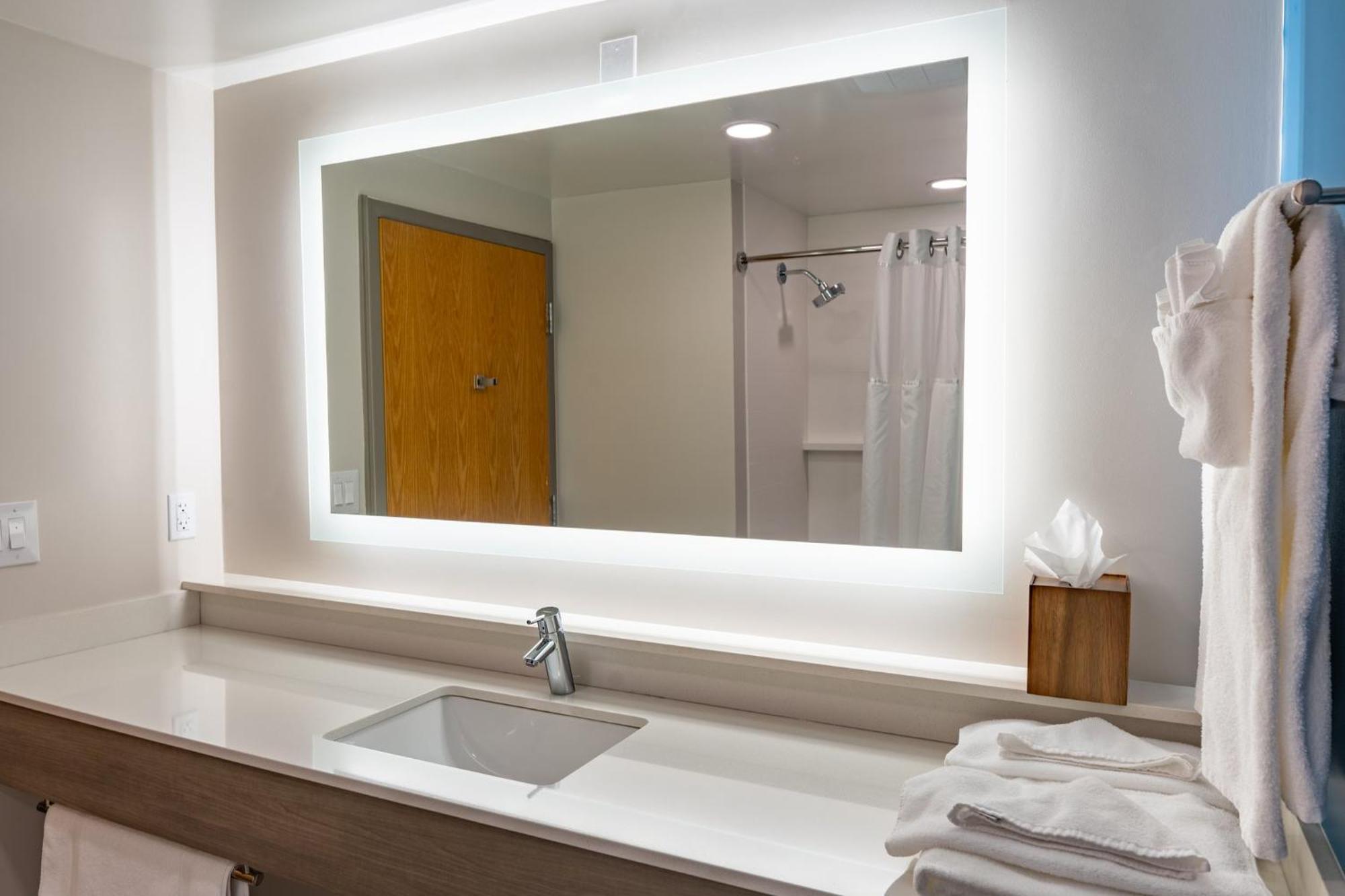 Holiday Inn Express & Suites Carneys Point - Pennsville By Ihg Extérieur photo