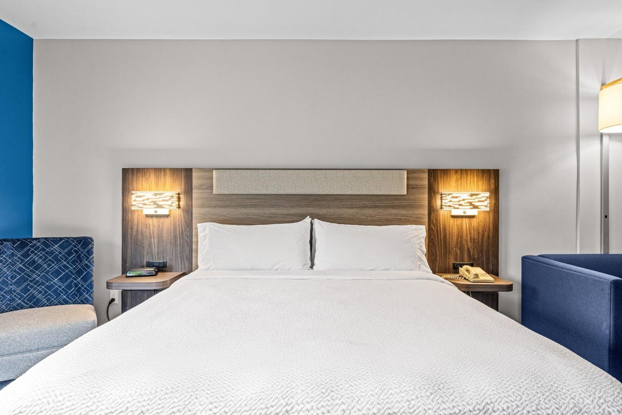 Holiday Inn Express & Suites Carneys Point - Pennsville By Ihg Extérieur photo