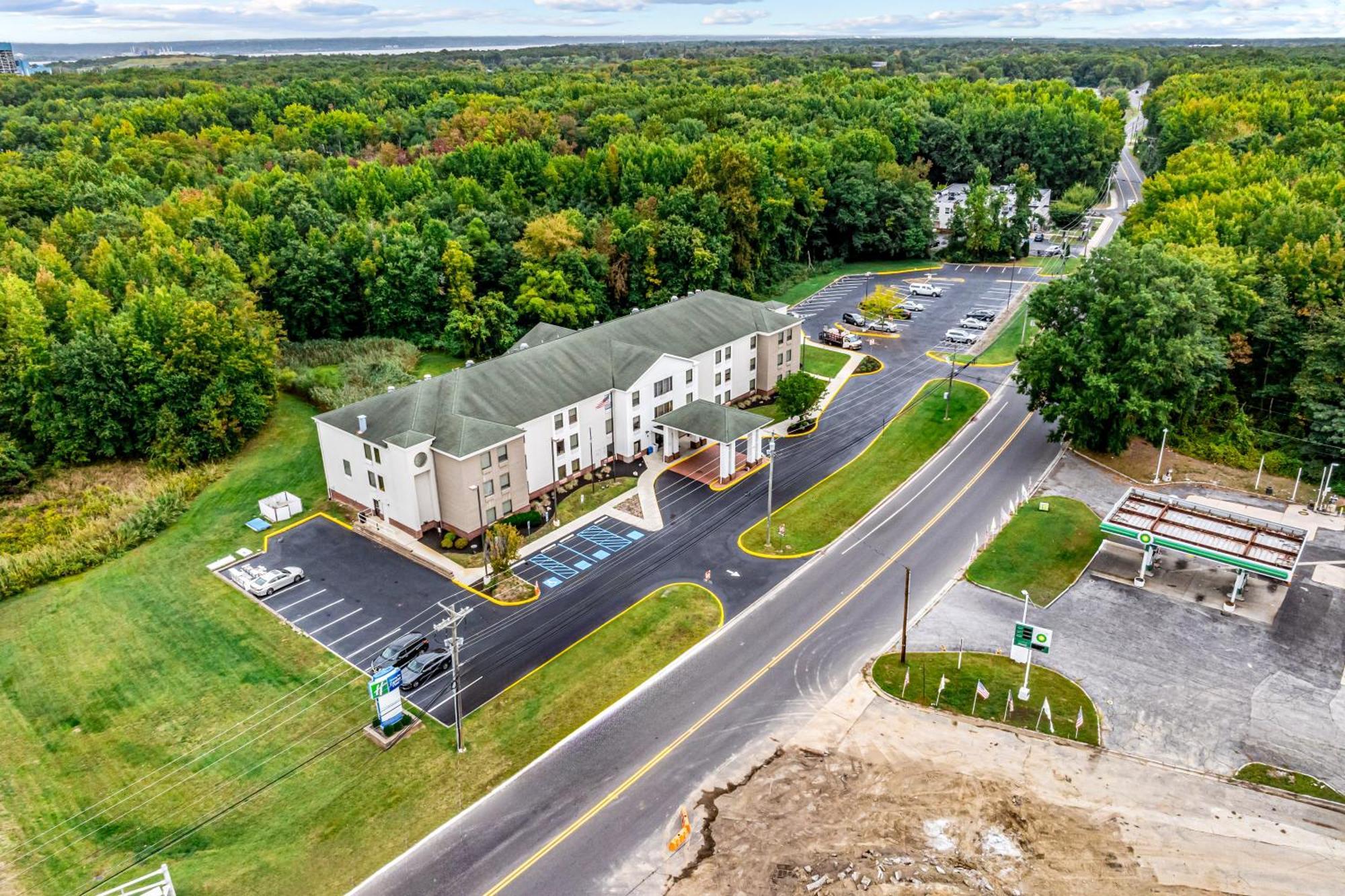 Holiday Inn Express & Suites Carneys Point - Pennsville By Ihg Extérieur photo